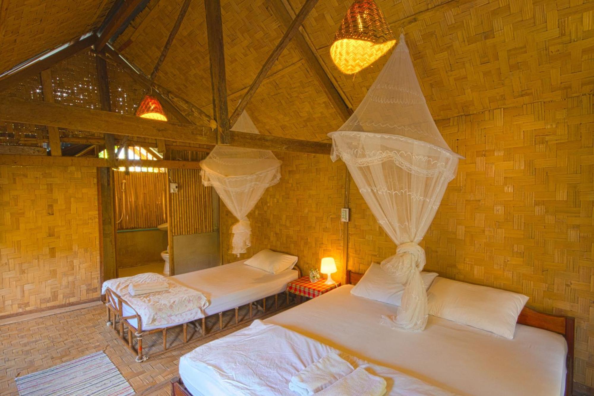 ホテルChampa Lao Bungalows ヴァンヴィエン エクステリア 写真