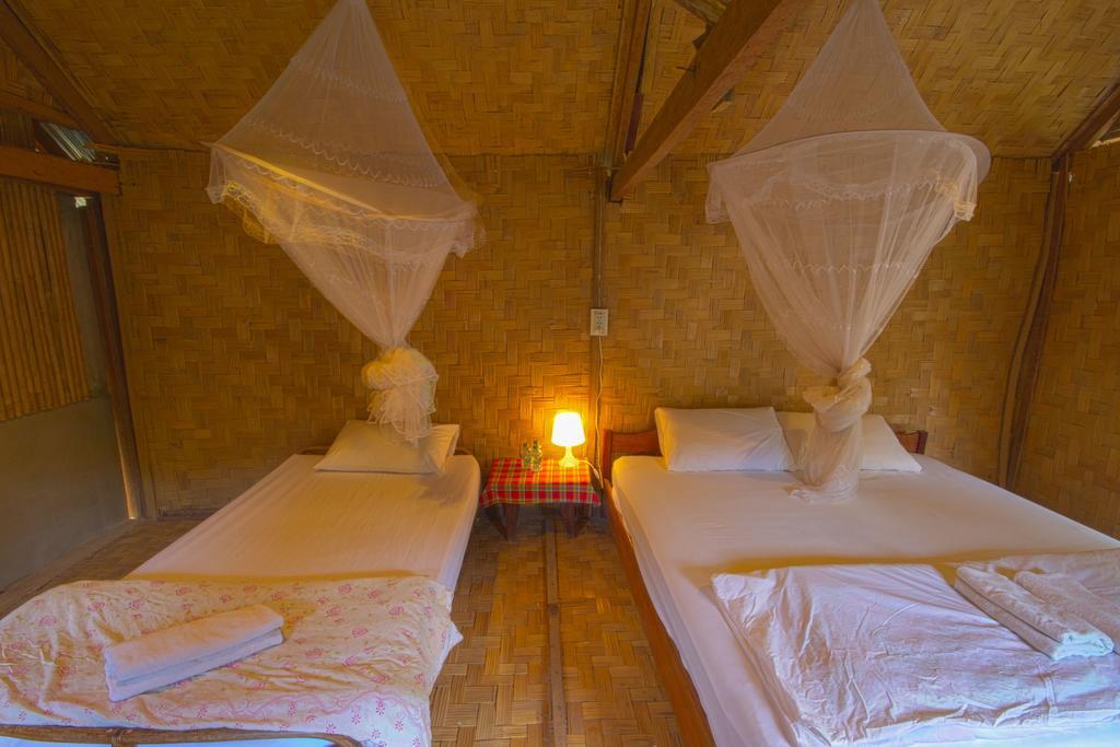 ホテルChampa Lao Bungalows ヴァンヴィエン エクステリア 写真