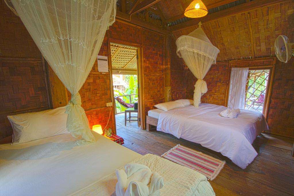 ホテルChampa Lao Bungalows ヴァンヴィエン エクステリア 写真