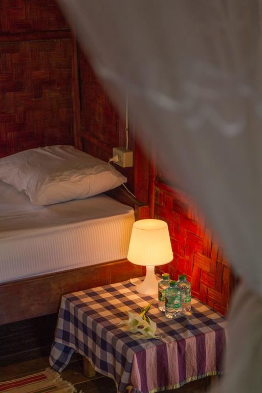ホテルChampa Lao Bungalows ヴァンヴィエン エクステリア 写真
