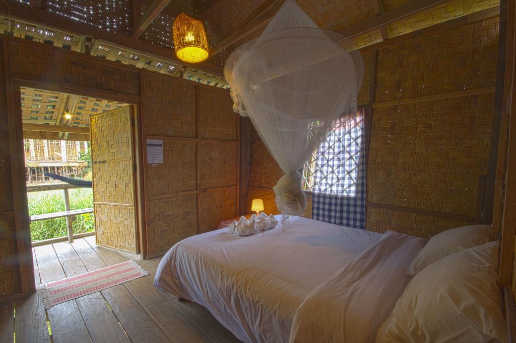 ホテルChampa Lao Bungalows ヴァンヴィエン エクステリア 写真