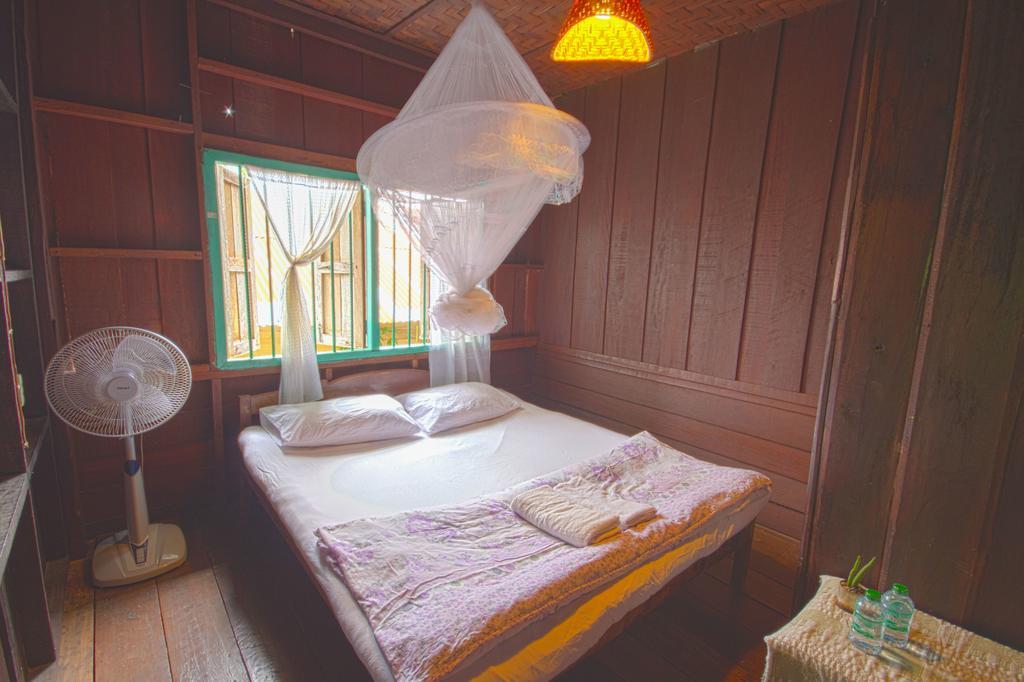 ホテルChampa Lao Bungalows ヴァンヴィエン エクステリア 写真