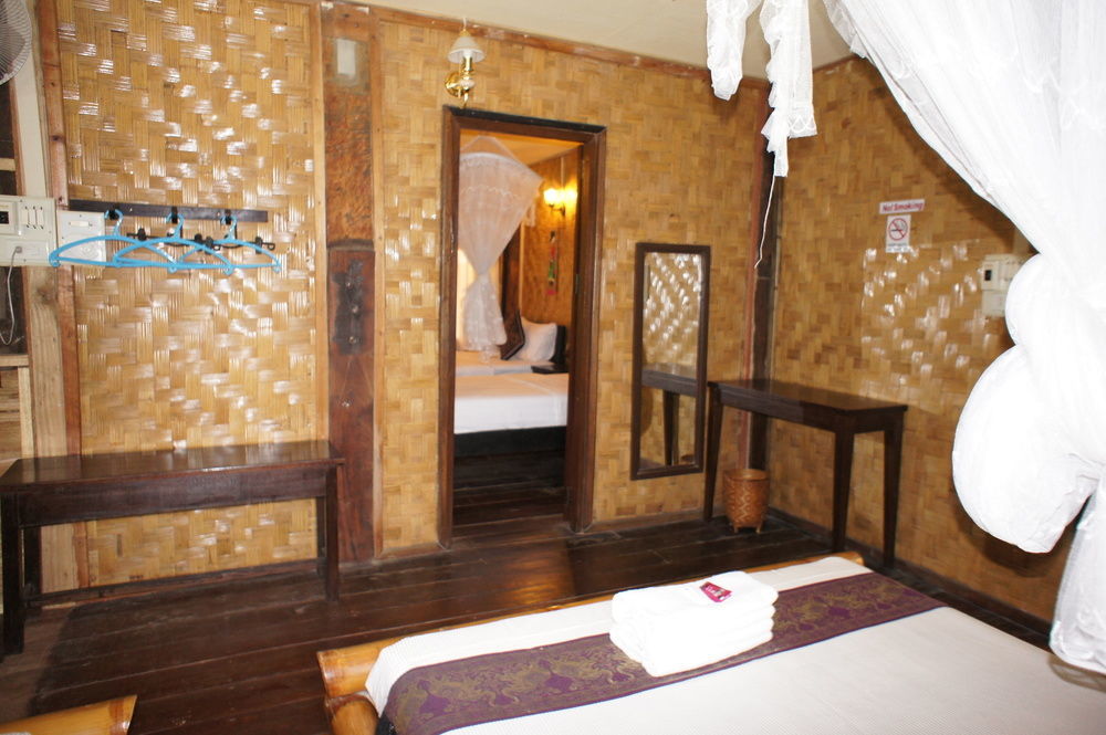 ホテルChampa Lao Bungalows ヴァンヴィエン エクステリア 写真